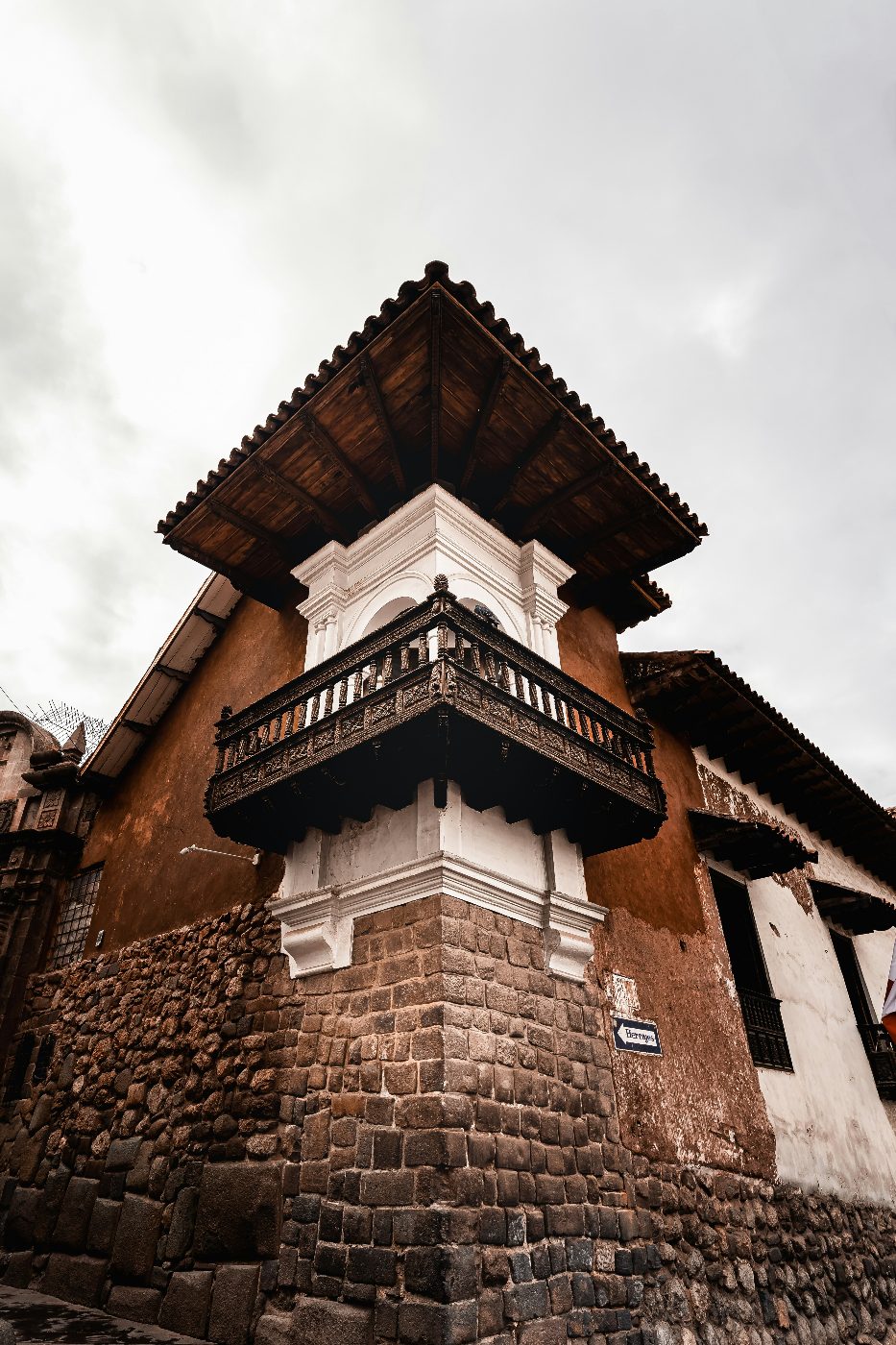 Edificio de hospedaje con jardín en Cusco